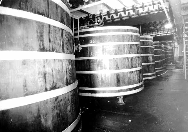 Interior view of Hamm_s Brewery   1937   2.jpg